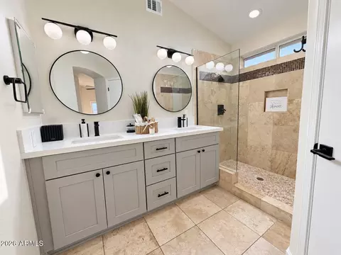 Bath - 1347 E Muriel Dr, Phoenix, AZ 85022 photo 3 of 4