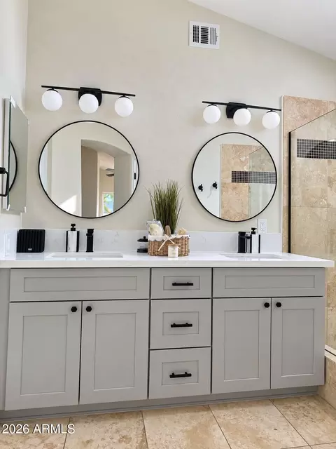Bath - 1347 E Muriel Dr, Phoenix, AZ 85022 photo 2 of 4