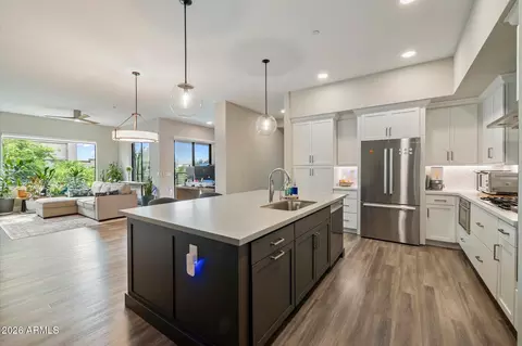 Kitchen - 5250 E Deer Valley Dr #360, Phoenix, AZ 85054 photo 3 of 4