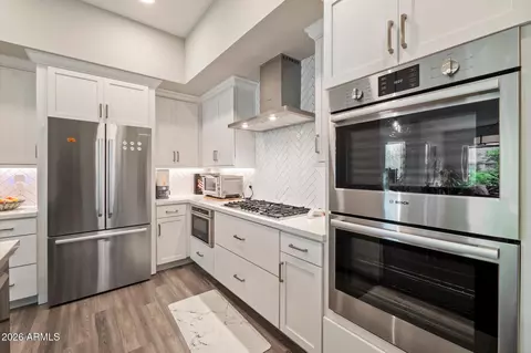 Kitchen - 5250 E Deer Valley Dr #360, Phoenix, AZ 85054 photo 4 of 4