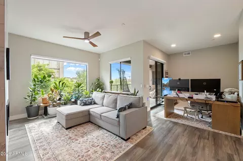 Living - 5250 E Deer Valley Dr #360, Phoenix, AZ 85054 photo 5 of 8
