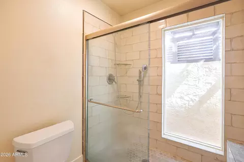 Bath - 2263 E Christy Dr, Phoenix, AZ 85028 photo 2 of 4