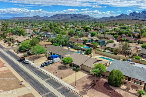 View/Area - 2263 E Christy Dr, Phoenix, AZ 85028 photo 8 of 9