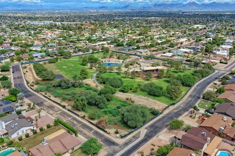 View/Area - 2263 E Christy Dr, Phoenix, AZ 85028 photo 5 of 9
