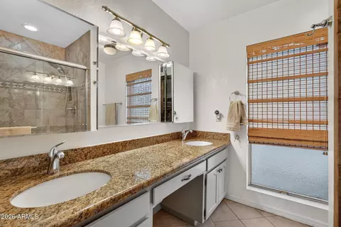 Bath - 7040 N 11th Ave, Phoenix, AZ 85021 photo 1 of 3
