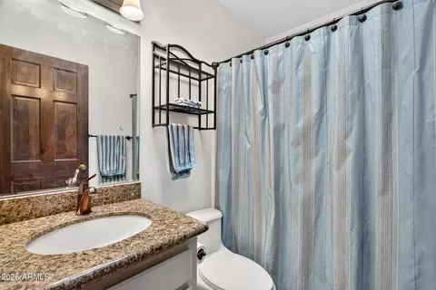 Bath - 7040 N 11th Ave, Phoenix, AZ 85021 photo 3 of 3