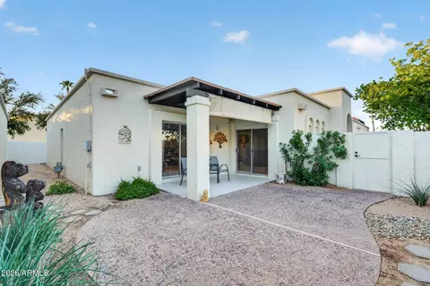 Exterior - 7040 N 11th Ave, Phoenix, AZ 85021 photo 13 of 17