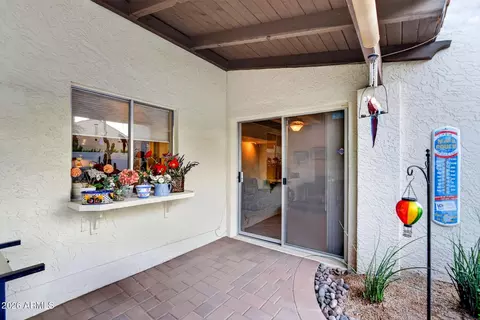 Exterior - 7040 N 11th Ave, Phoenix, AZ 85021 photo 9 of 17
