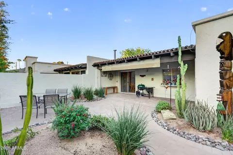 Exterior - 7040 N 11th Ave, Phoenix, AZ 85021 photo 11 of 17