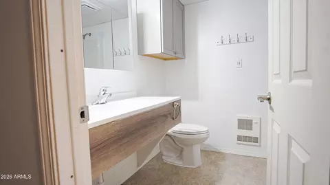 Bath - 270 N Ocotillo Dr, Apache Junction, AZ 85120 photo 2 of 3