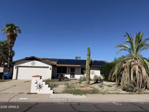 2214 W Behrend Dr, Phoenix, AZ 85027