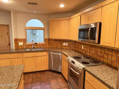 Kitchen - 3302 E Campbell Ave #9, Phoenix, AZ 85018 photo 2 of 7