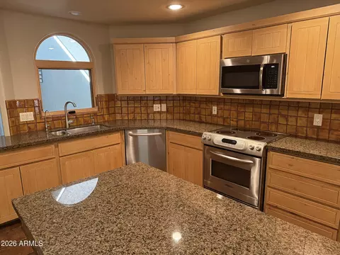 Kitchen - 3302 E Campbell Ave #9, Phoenix, AZ 85018 photo 3 of 7