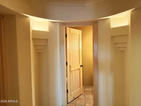Entry Way - 3302 E Campbell Ave #9, Phoenix, AZ 85018 photo 2 of 2