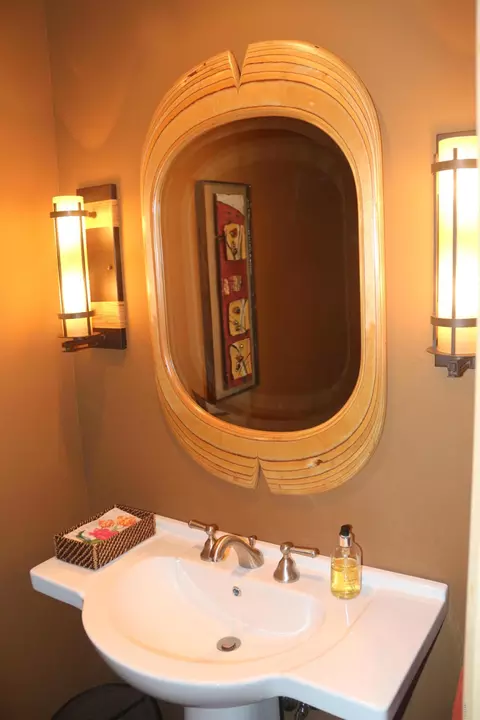Bath - 3302 E Campbell Ave #9, Phoenix, AZ 85018 photo 1 of 8