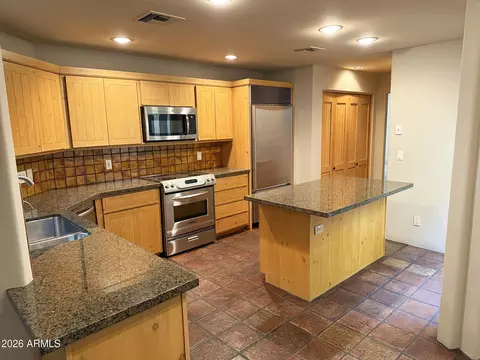 Kitchen - 3302 E Campbell Ave #9, Phoenix, AZ 85018 photo 1 of 7