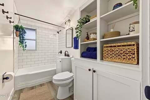 Bath - 6516 N 13th St, Phoenix, AZ 85014 photo 2 of 3