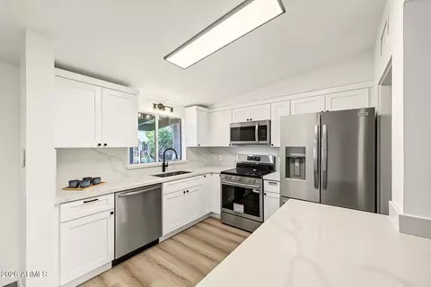 Kitchen - 6516 N 13th St, Phoenix, AZ 85014 photo 3 of 4