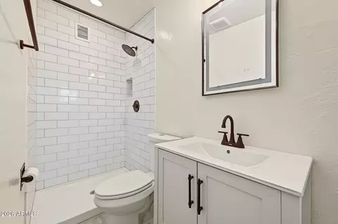 Bath - 6516 N 13th St, Phoenix, AZ 85014 photo 1 of 3