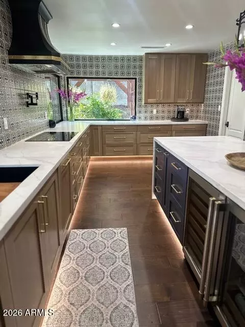 Kitchen - 2309 E Cortez St, Phoenix, AZ 85028 photo 5 of 7
