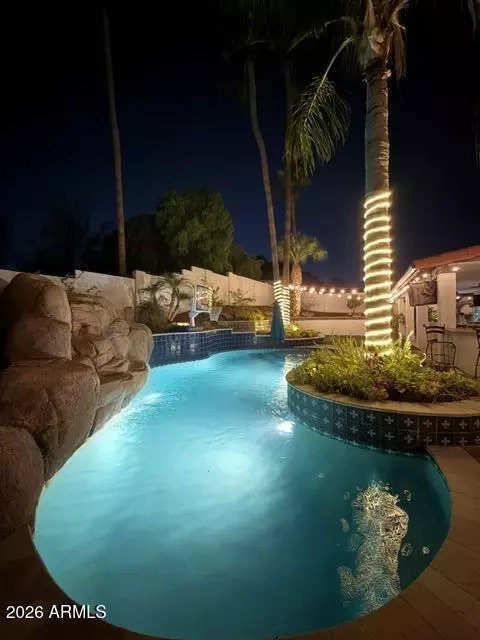 Exterior - 2309 E Cortez St, Phoenix, AZ 85028 photo 10 of 17