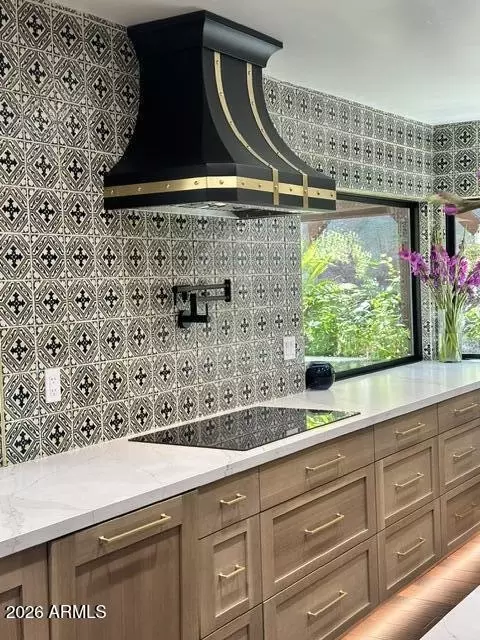Kitchen - 2309 E Cortez St, Phoenix, AZ 85028 photo 7 of 7
