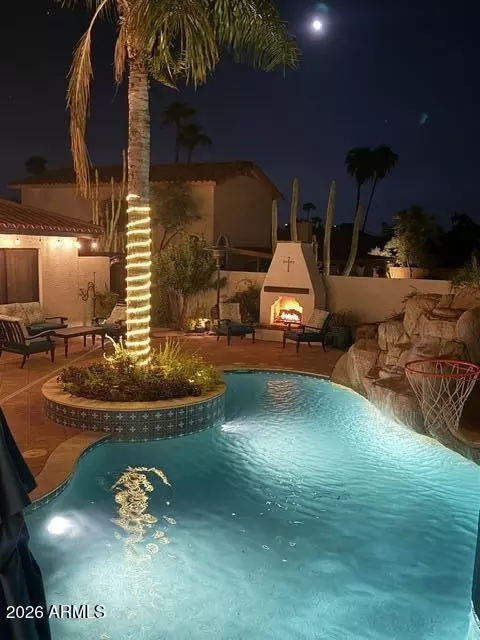 Exterior - 2309 E Cortez St, Phoenix, AZ 85028 photo 11 of 17