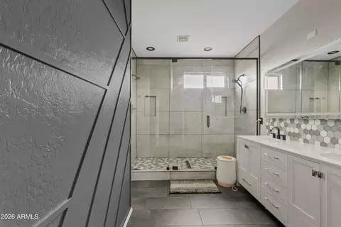Bath - 3759 E Powell Way, Gilbert, AZ 85298 photo 3 of 3