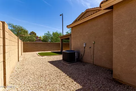 Exterior - 560 E Rainbow Dr, Chandler, AZ 85249 photo 6 of 8