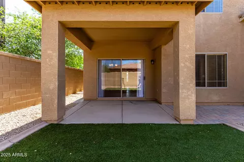 Exterior - 560 E Rainbow Dr, Chandler, AZ 85249 photo 3 of 8