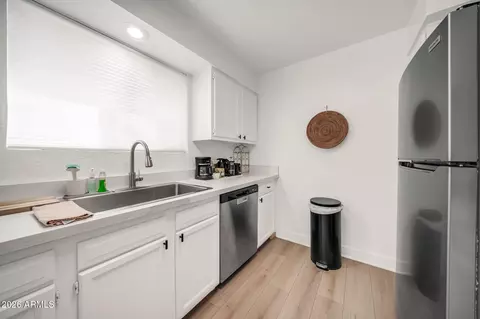 Kitchen - 1111 E Turney Ave #3, Phoenix, AZ 85014 photo 4 of 4