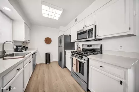Kitchen - 1111 E Turney Ave #3, Phoenix, AZ 85014 photo 1 of 4