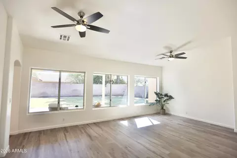 Living - 3337 E Beardsley Rd, Phoenix, AZ 85050 photo 2 of 4