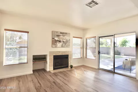 Living - 3337 E Beardsley Rd, Phoenix, AZ 85050 photo 4 of 4