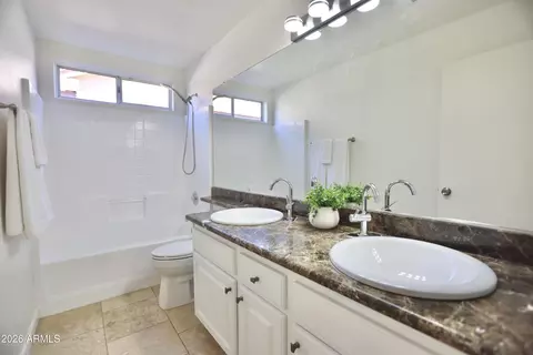 Bath - 3337 E Beardsley Rd, Phoenix, AZ 85050 photo 3 of 3