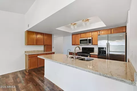 Kitchen - 5145 E Bannock St, Phoenix, AZ 85044 photo 3 of 4