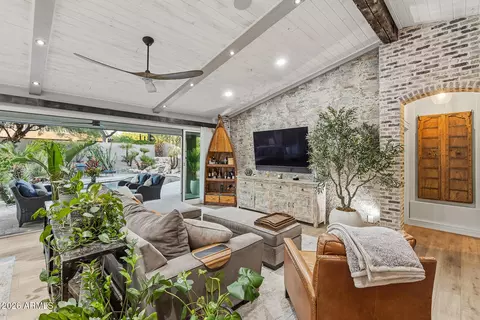 9046 E Calle De Valle Dr, Scottsdale, AZ 85255