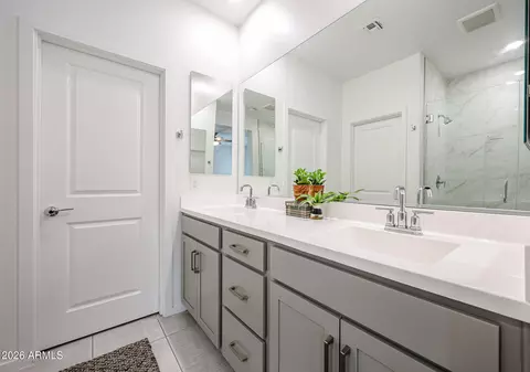 Bath - 779 E Beauchamp Dr #101, Gilbert, AZ 85297 photo 3 of 4