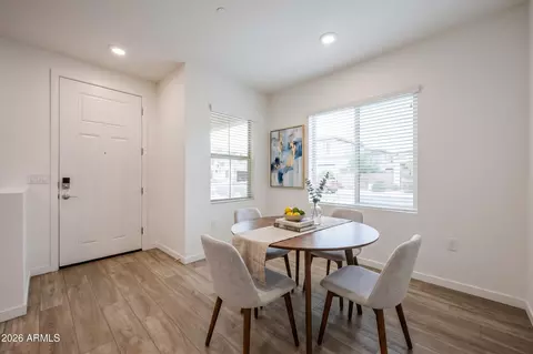 Dining - 779 E Beauchamp Dr #101, Gilbert, AZ 85297 photo 1 of 2