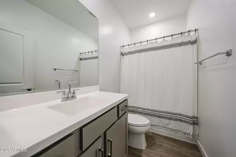 Bath - 779 E Beauchamp Dr #101, Gilbert, AZ 85297 photo 4 of 4