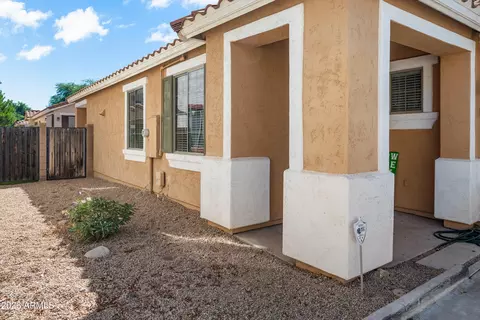 Exterior - 862 S Colonial Dr, Gilbert, AZ 85296 photo 3 of 7