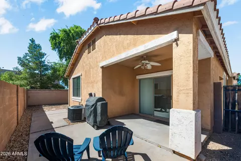 Exterior - 862 S Colonial Dr, Gilbert, AZ 85296 photo 5 of 7