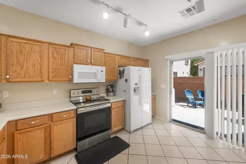 Kitchen - 862 S Colonial Dr, Gilbert, AZ 85296 photo 1 of 4