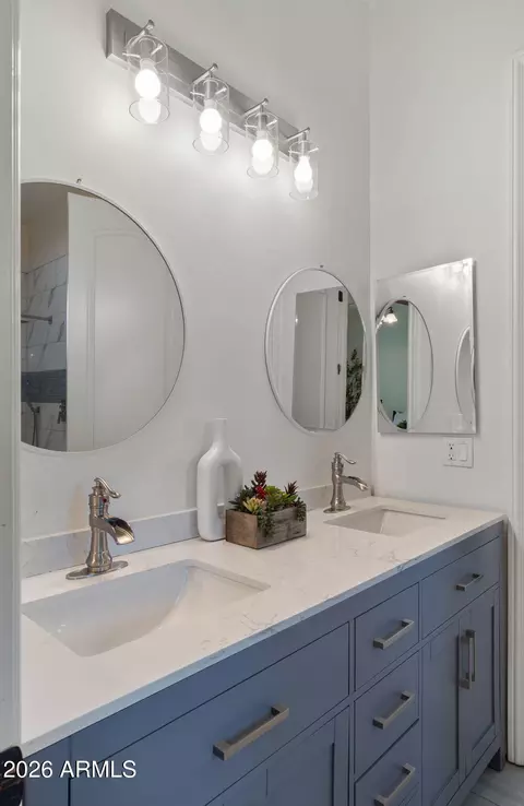 Bath - 4654 E Meadowview Ct, Gilbert, AZ 85298 photo 4 of 6
