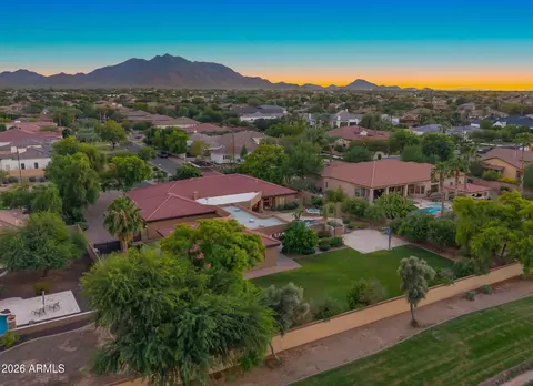 View/Area - 4654 E Meadowview Ct, Gilbert, AZ 85298 photo 2 of 12