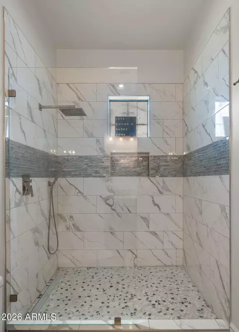 Bath - 4654 E Meadowview Ct, Gilbert, AZ 85298 photo 5 of 6