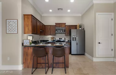 Kitchen - 4654 E Meadowview Ct, Gilbert, AZ 85298 photo 8 of 9