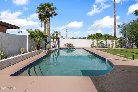 Exterior - 4150 E Cannon Dr, Phoenix, AZ 85028 photo 5 of 6