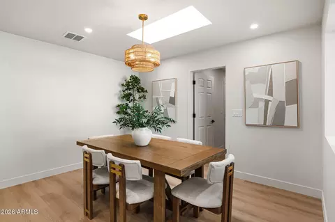 Dining - 4150 E Cannon Dr, Phoenix, AZ 85028 photo 2 of 2