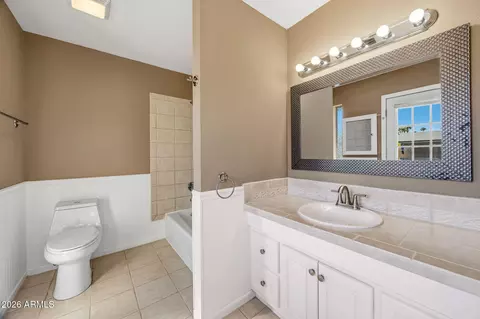 Bath - 2543 E Mercer Ln, Phoenix, AZ 85028 photo 2 of 2